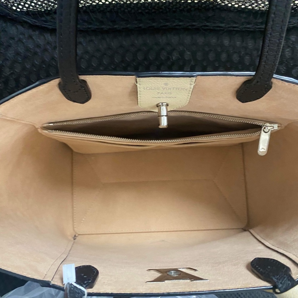 Louis Vuitton Lockme Shoulder Bag - Picture 8 of 8